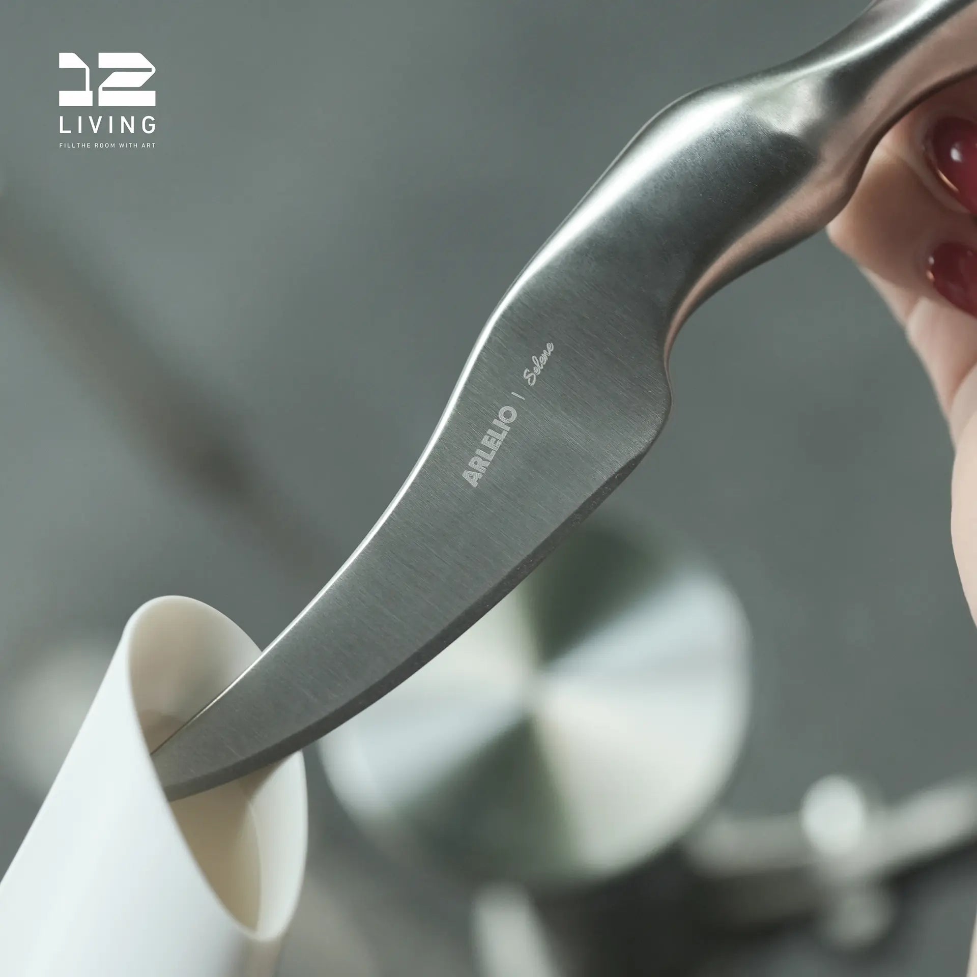 12living Arcta Blade 01 – Art-Inspired Fruit Knife with Stand, Decorative Peeler for Kitchen & Gift